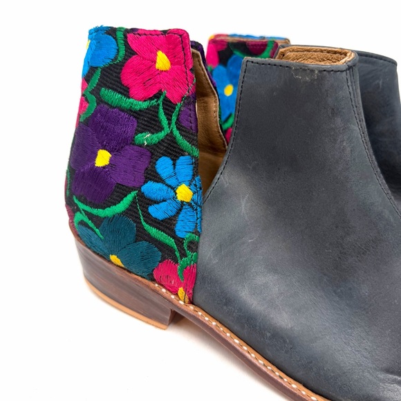 NWOB The Root Collective Espe Leather Boots with Custom Embroidery Sz 11 - Picture 2 of 12